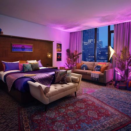 Отель Hilton New York Times Square Экстерьер фото