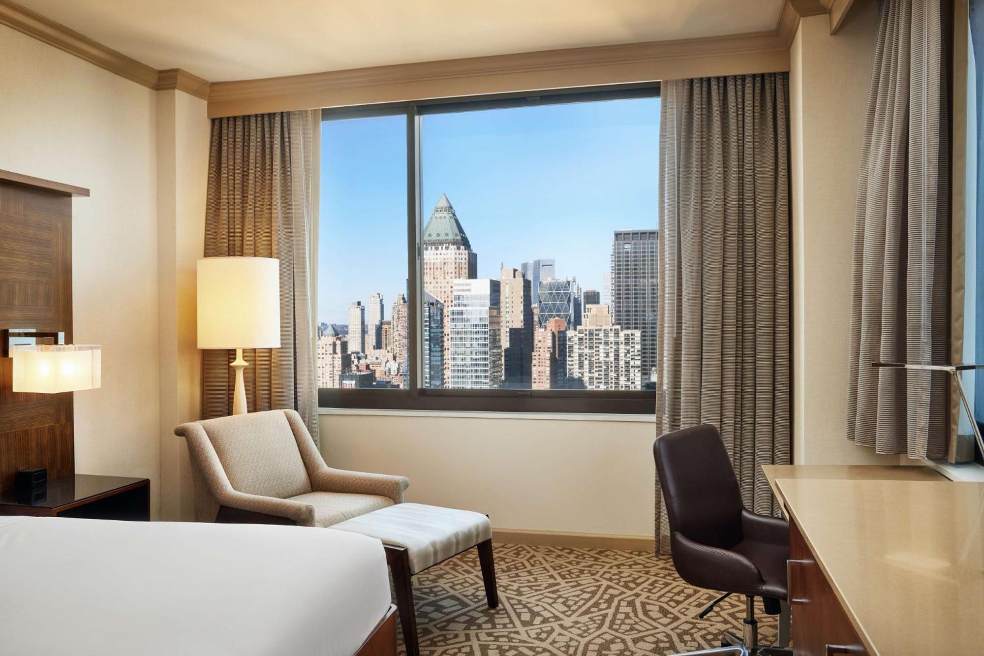 Отель Hilton New York Times Square Экстерьер фото